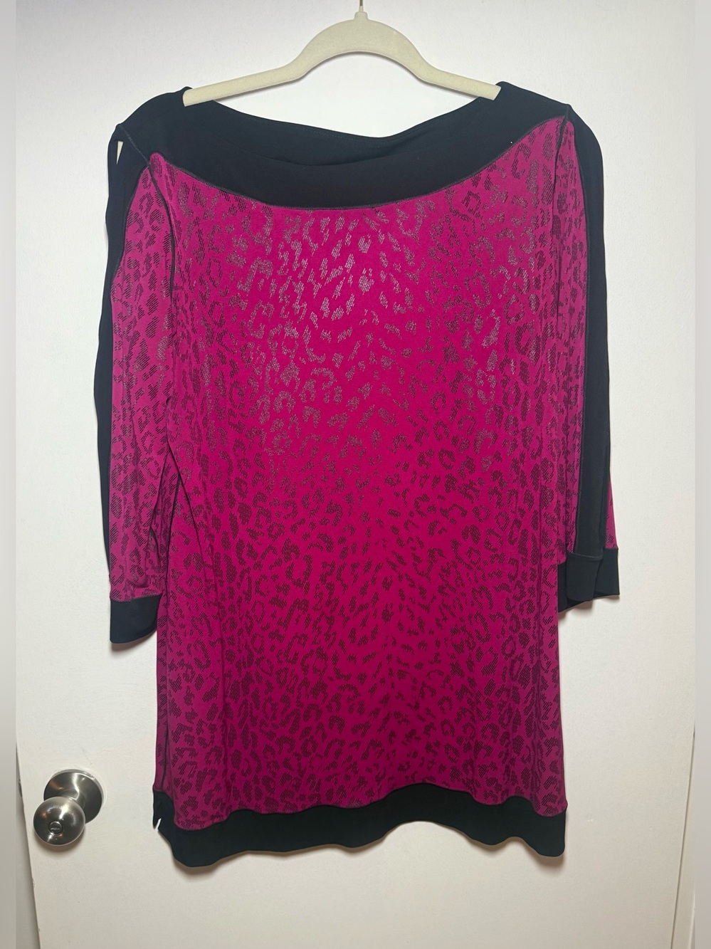Eva Varro Women's Tunic Blouse XL Red Black Leopard 3/4 Sleeve Scoop Stretch